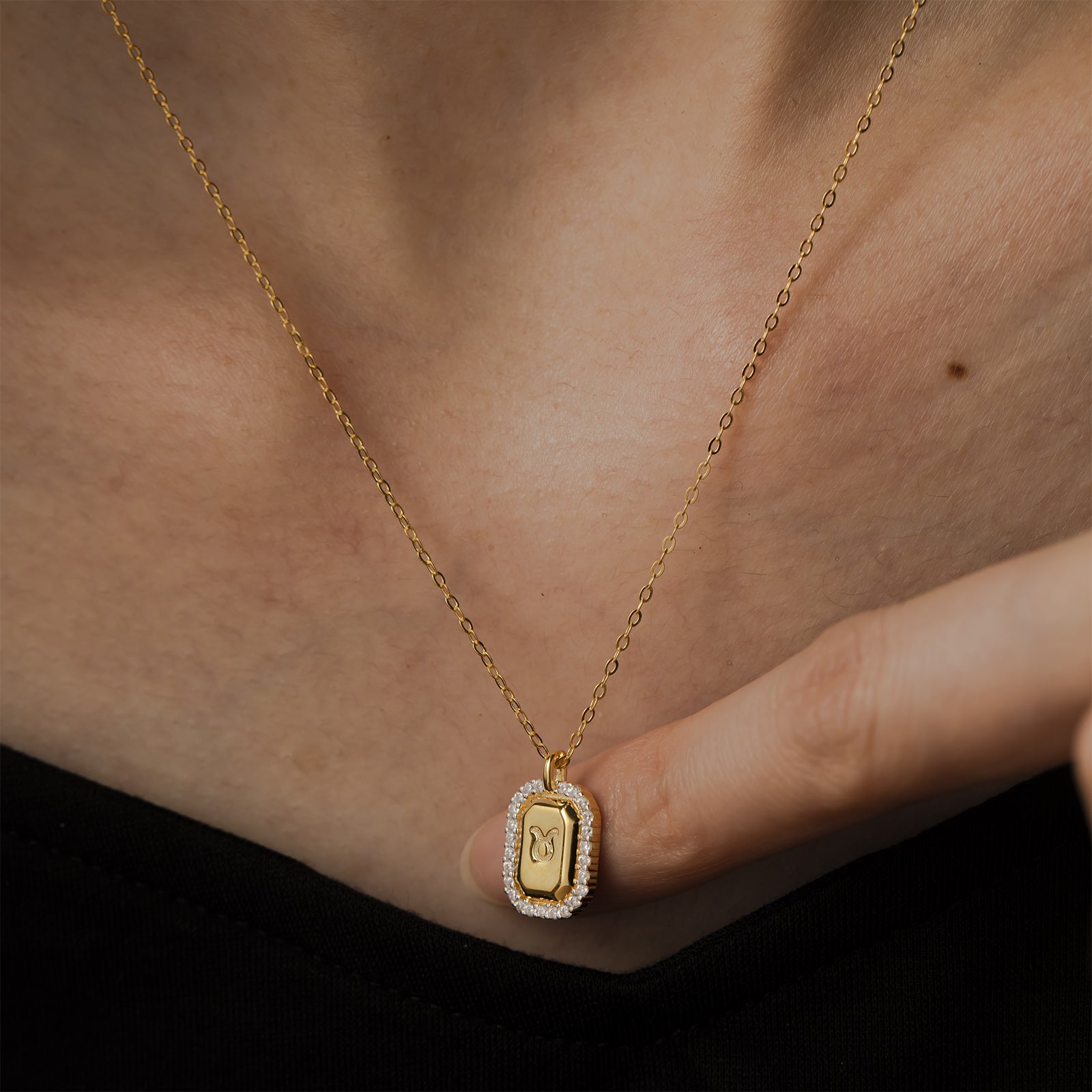 Colares Zodiac - Prata 925 e Banhado em Ouro 18k