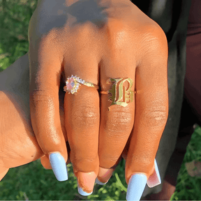 Anel Elegance Inicial - Sua Marca Pessoal - Banhado em Ouro 18K