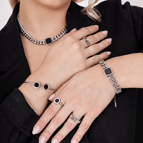 Colar com Pingente de Ônix - Banhado em Ouro 18K