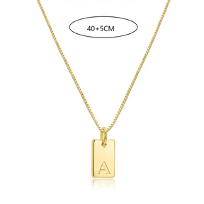 Colar minimalista com Inicial banhada em ouro 18k