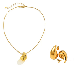 Conjunto Luminoz  Brincos e colar de Lagrima