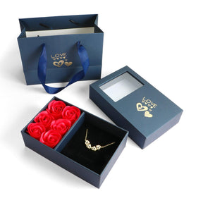 Colar Trevo e Coração + BRINDE caixa com 6 Rosas - LUMINOZ